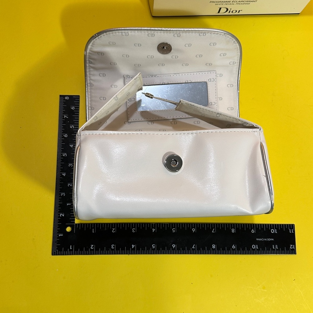 Dior Snow White Cosmetic Bag mirror included - Picture 6 of 13